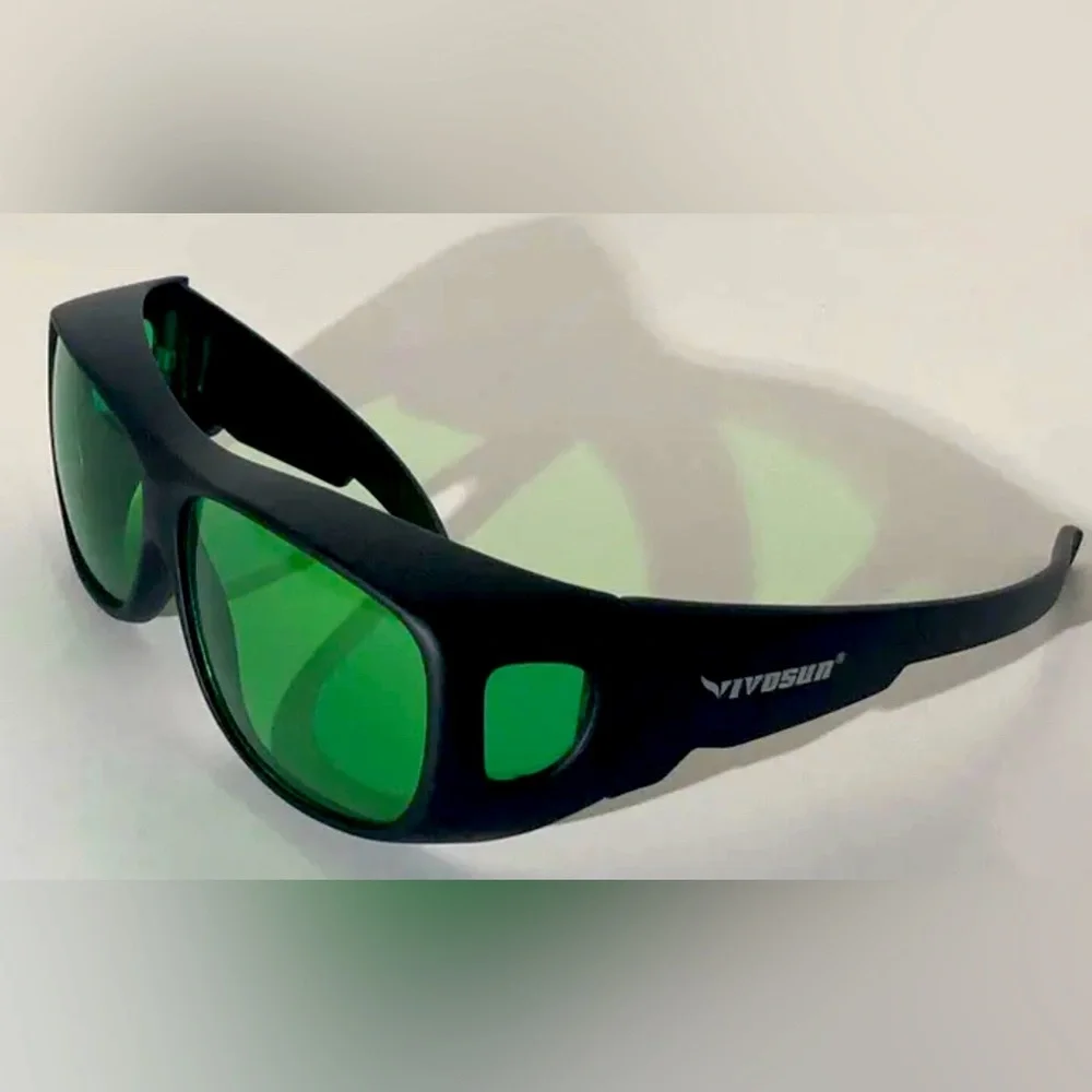 VIVOSUN Indoor Hydroponics Grow Room Glasses New with Case and Lens Cloth